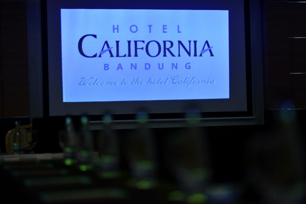 Hotel California Бандунг Экстерьер фото